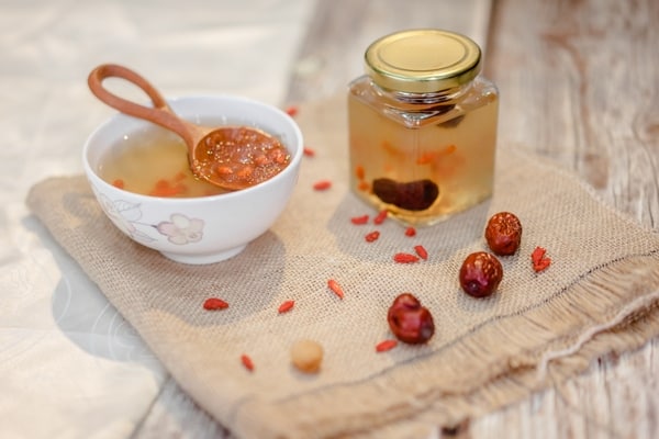 Yến chưng sẵn có tốt không?